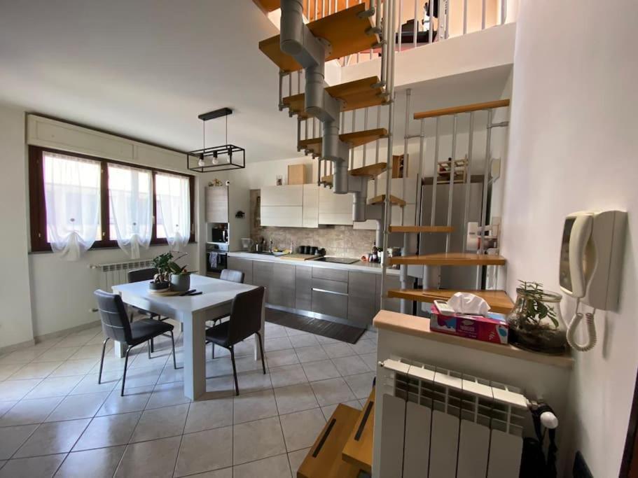 "Come A Casa" - Appartamento Gigi - Self Check In - Ospedale Humanitas - Forum Assago - Tram15 Роццано Экстерьер фото