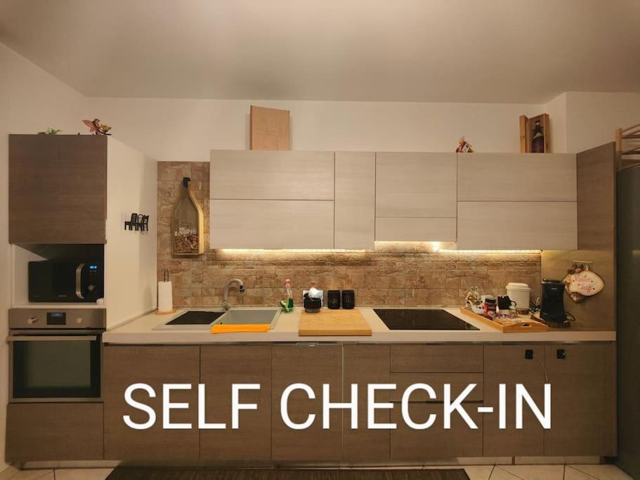 "Come A Casa" - Appartamento Gigi - Self Check In - Ospedale Humanitas - Forum Assago - Tram15 Роццано Экстерьер фото